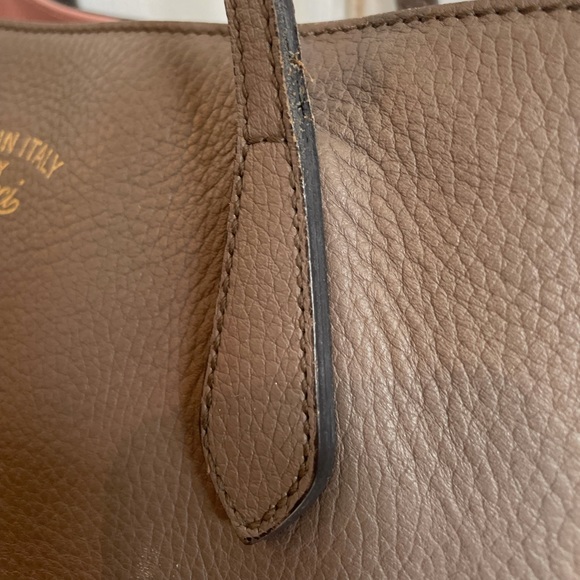 Gucci Medium Leather Swing Tote - Picture 12 of 16